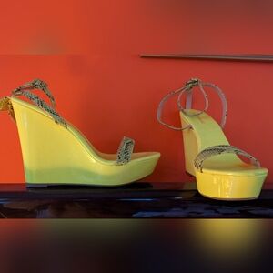 Chic Yellow Platform Wedge Sandals
